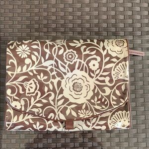 Hanging toiletry bag